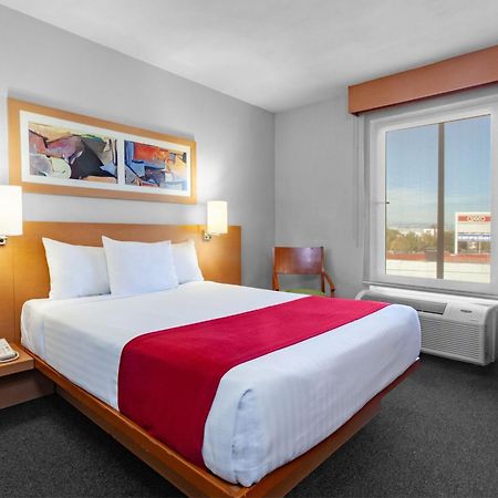 City Express By Marriott Celaya Parque Bagian luar foto