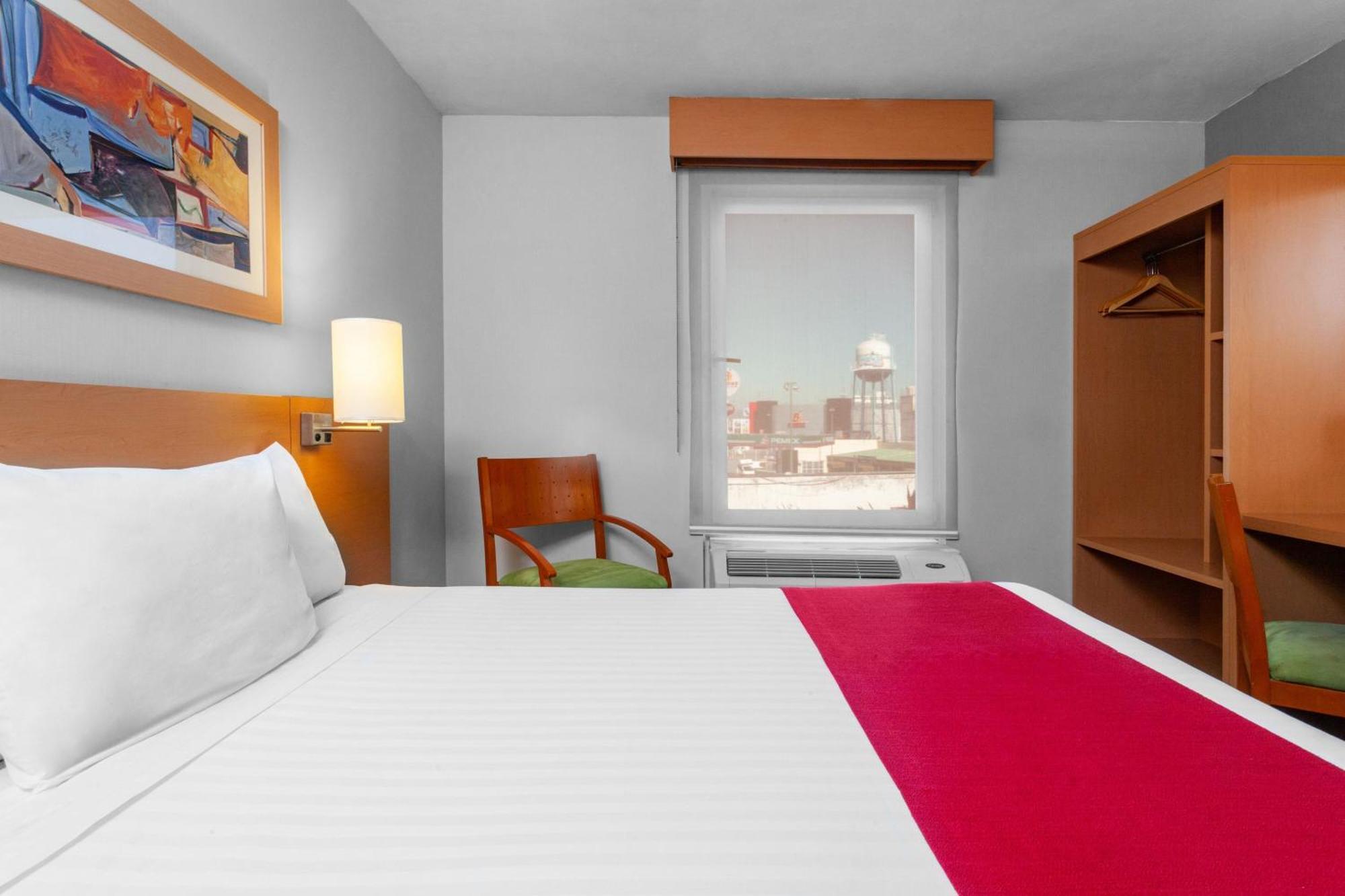City Express By Marriott Celaya Parque Bagian luar foto