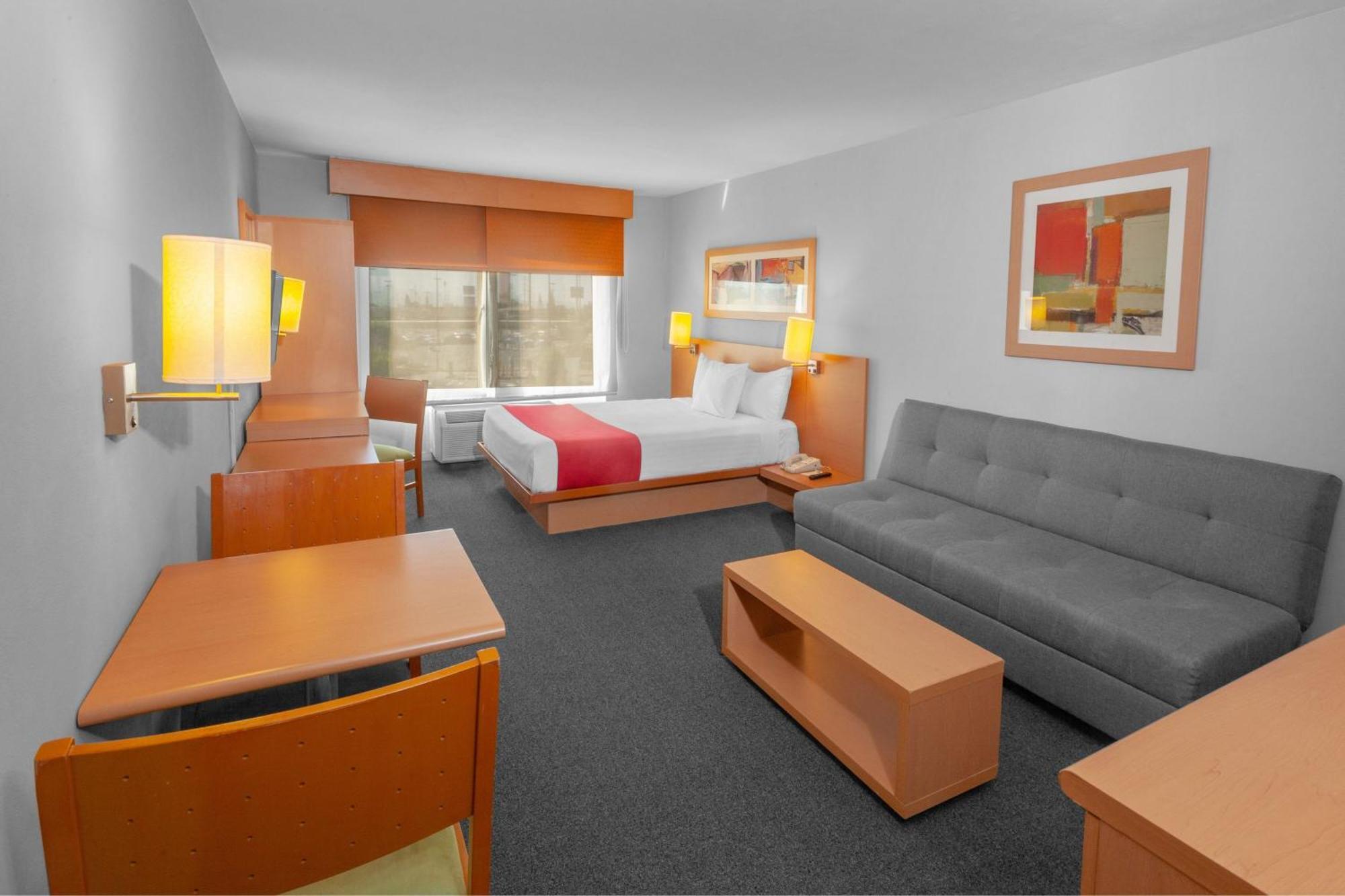 City Express By Marriott Celaya Parque Bagian luar foto