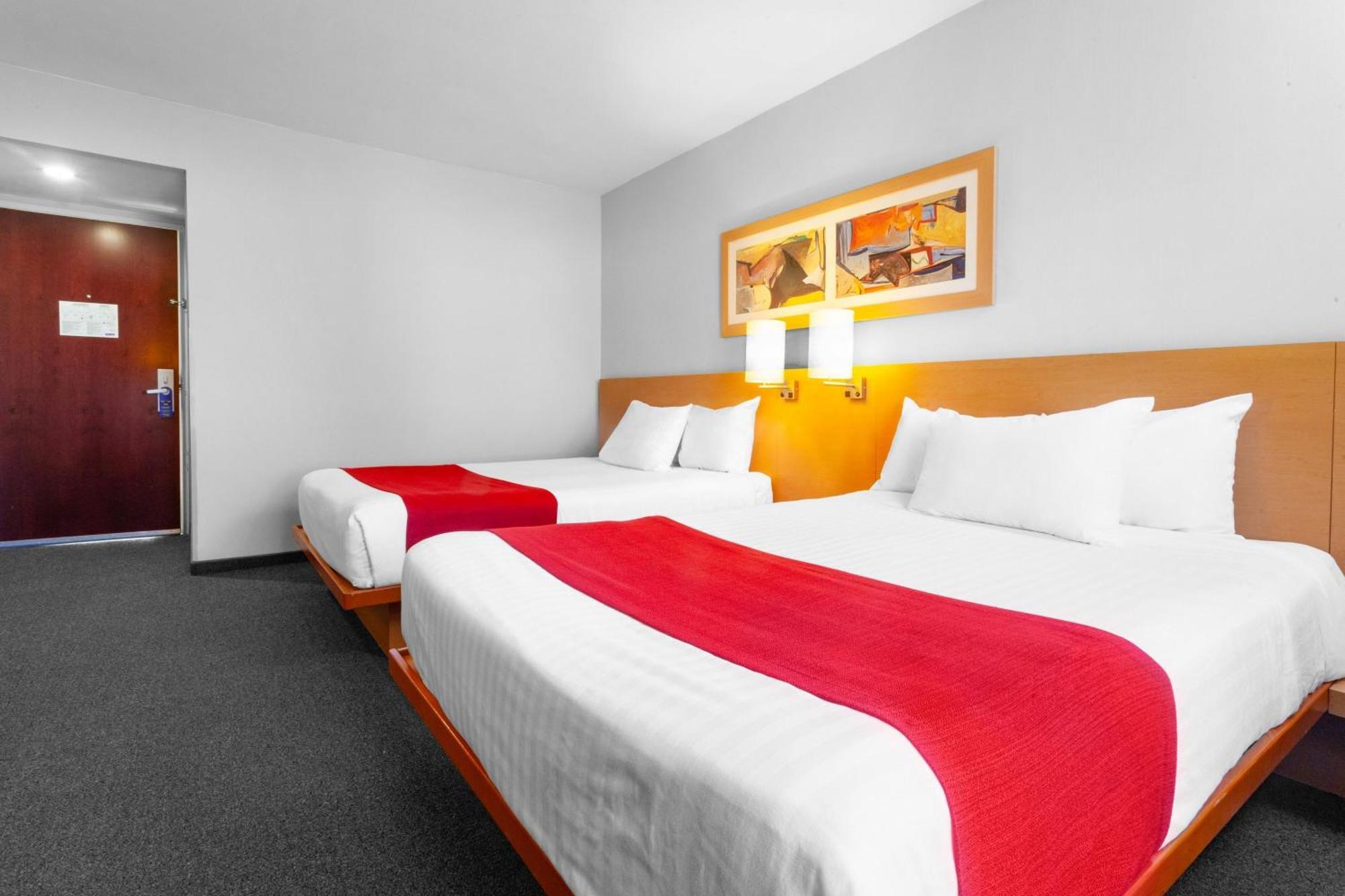 City Express By Marriott Celaya Parque Bagian luar foto