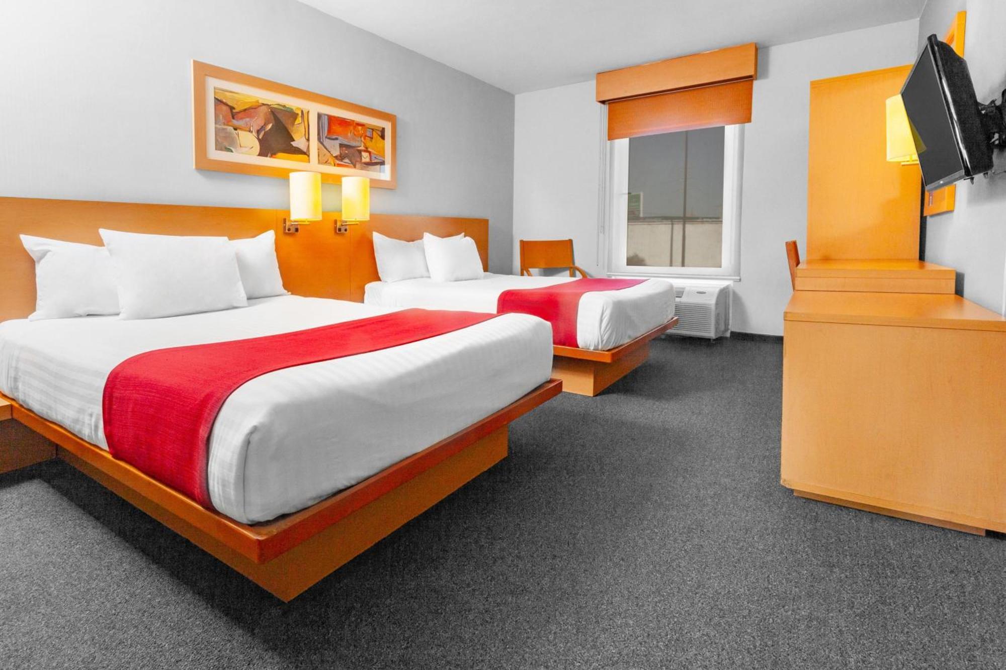 City Express By Marriott Celaya Parque Bagian luar foto