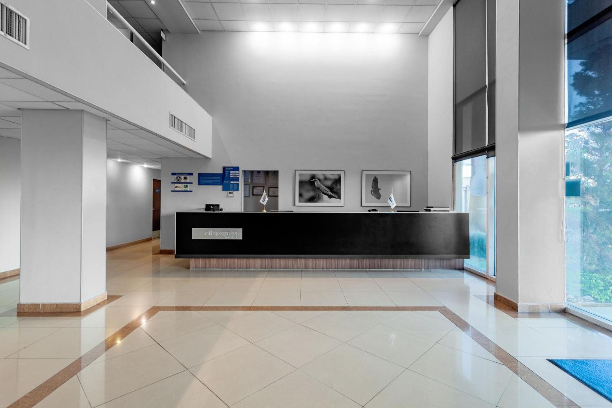 City Express By Marriott Celaya Parque Bagian luar foto