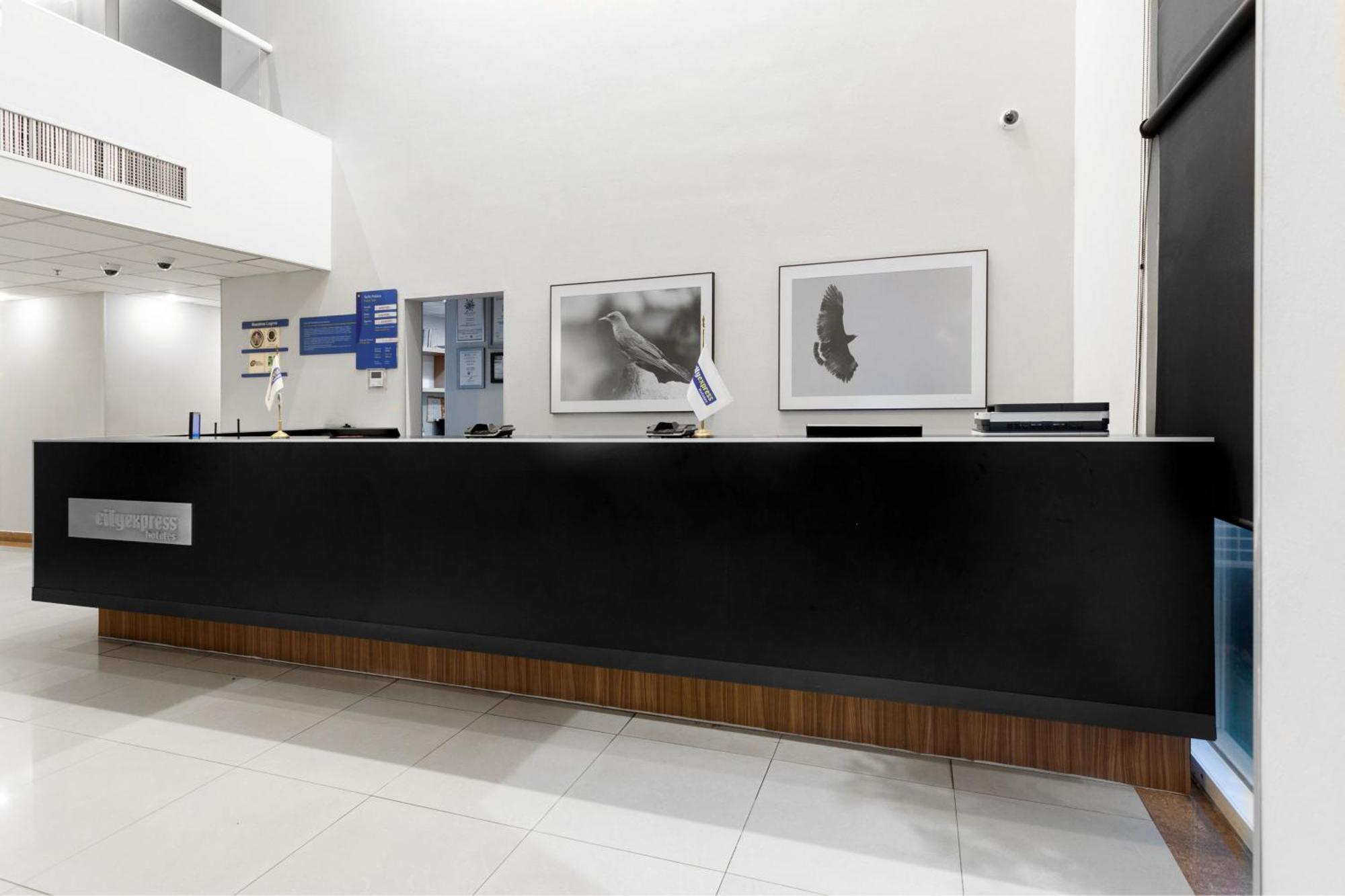 City Express By Marriott Celaya Parque Bagian luar foto