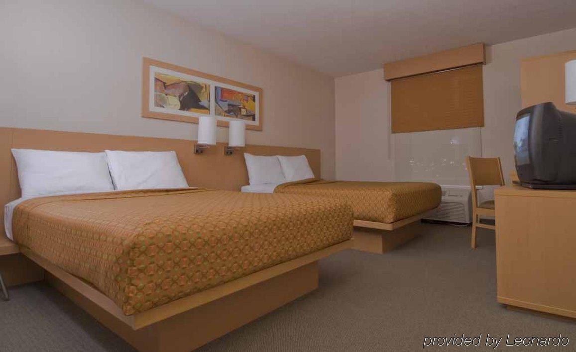 City Express By Marriott Celaya Parque Bagian luar foto