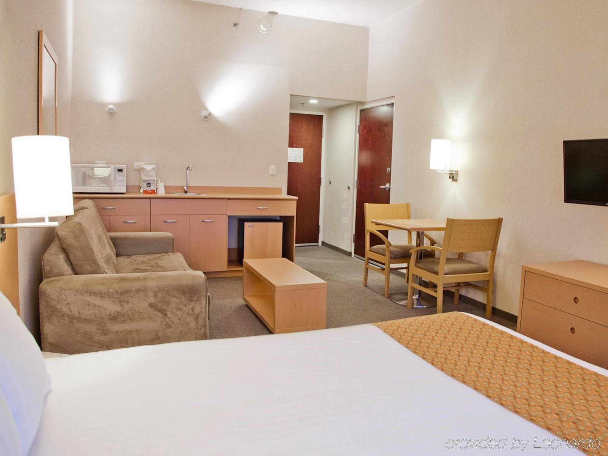 City Express By Marriott Celaya Parque Bagian luar foto